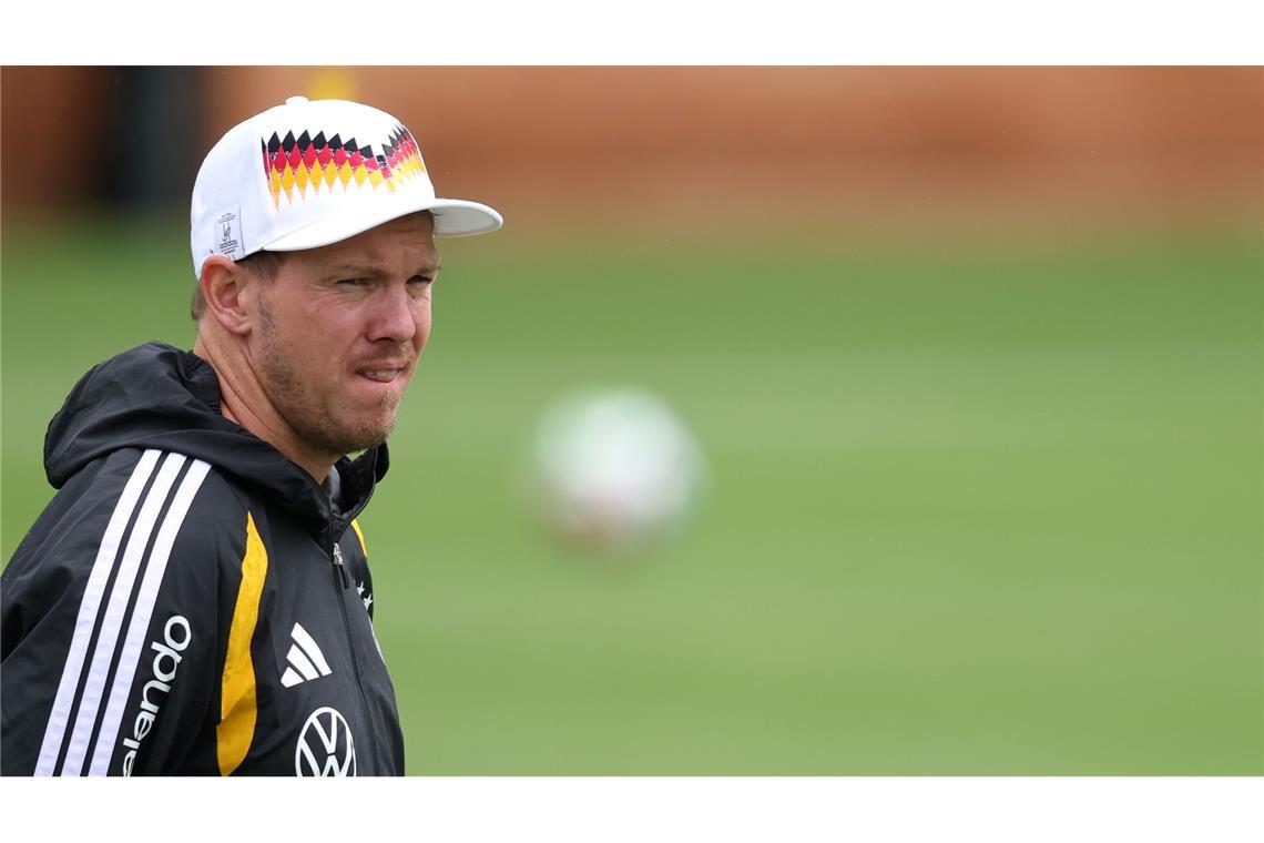 Julian Nagelsmann schaut beim DFB-Training ganz genau hin.
