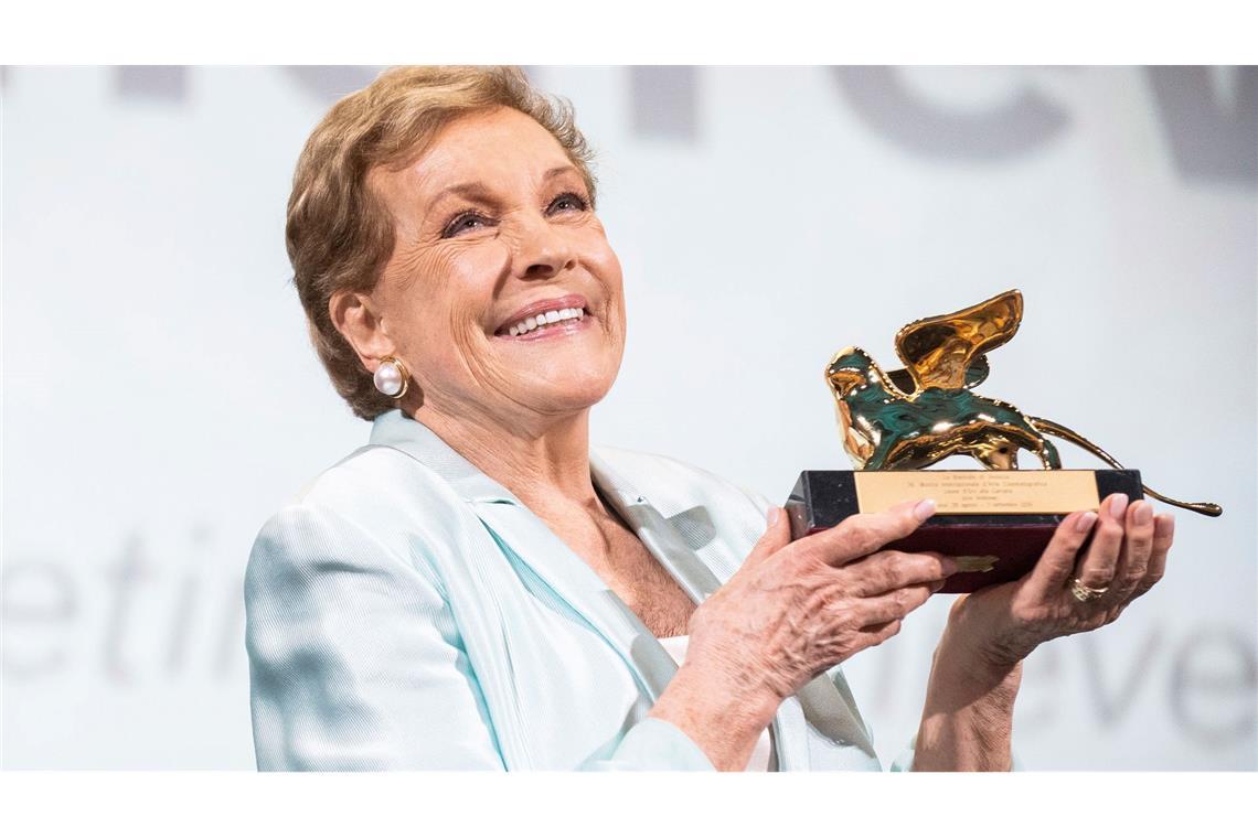 Weltweit ein Kultfilm - doch hierzulande fast unbekannt Julie Andrews - inzwischen 89 - wurde als Mary Poppins und mit dem Film-Musical "The Sound of Music" weltbekannt. 2019 erhielt sie in Venedig bei den Filmfestspielen einen Ehrenpreis.