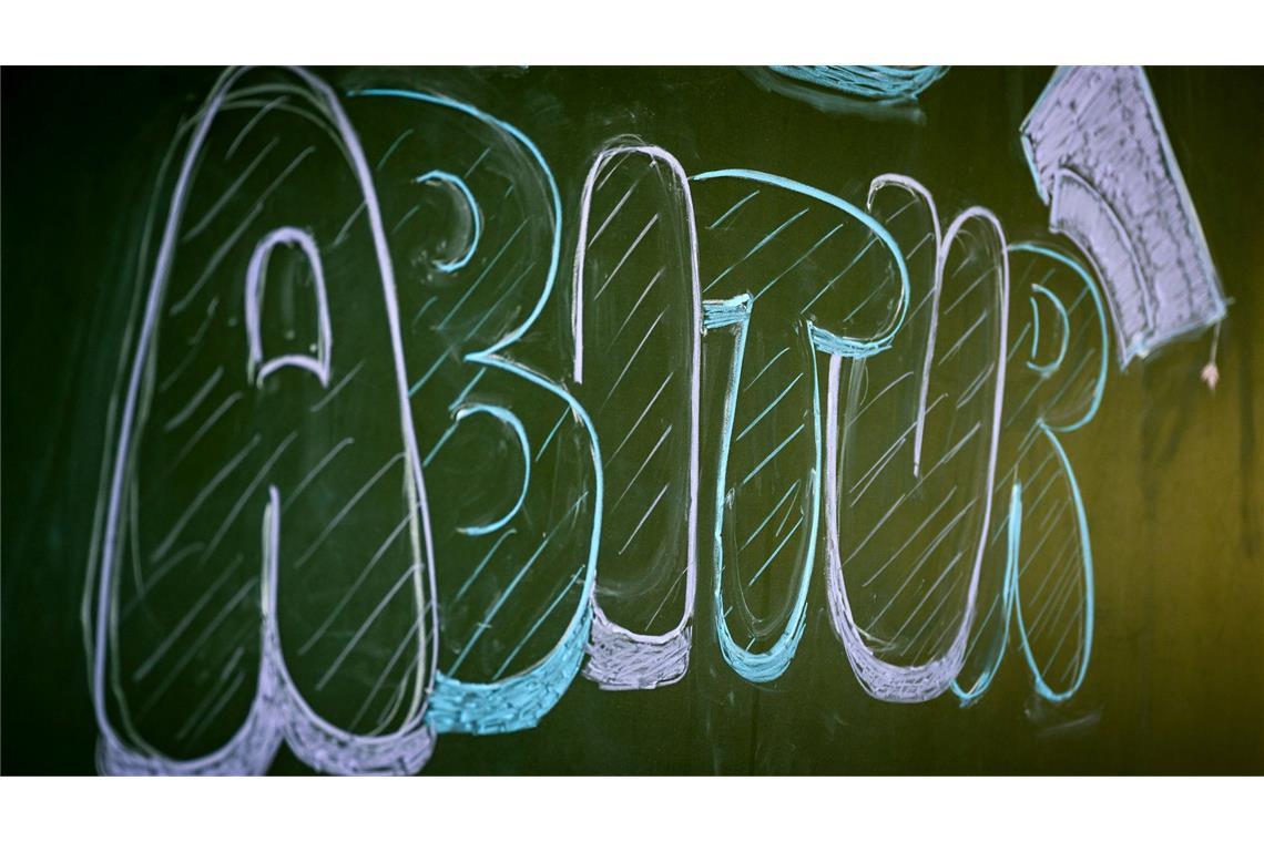 Jungs machen seltener Abitur. (Symbolbild)