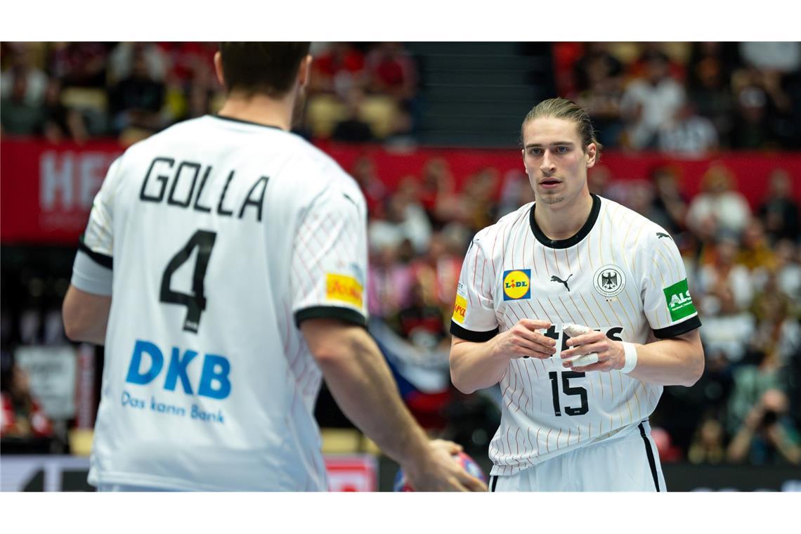 "Nur ein Handballspiel": DHB-Team redet Dänemark-Duell klein Juri Knorr (r.) freut sich auf die riesige dänische Kulisse.