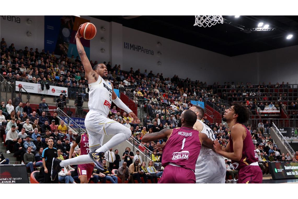 Rumpfteam der MHP Riesen Ludwigsburg ohne Chance gegen Dijon Justin Simon und die Riesen „fliegen“ aus dem Europe Cup.