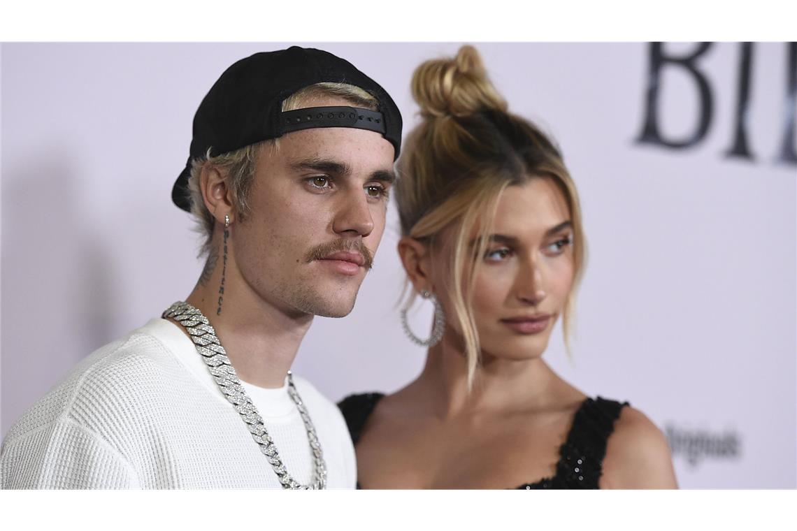 Diese ungewöhnlichen Namen gaben die Promis 2024 ihrem Nachwuchs Justin und Hailey Bieber fallen in dieser Liste etwas aus dem Raster. Denn ihr im Oktober geborenen Sohn trägt mit Jack einen ziemlich gewöhnlichen Vornamen. Lediglich beim Zweitname Blues waren die beiden kreativer.