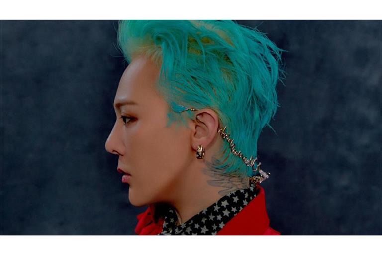K-Pop-Rapper und -Sänger G-Dragon auf einem Poster zu seinem Album "Übermensch."