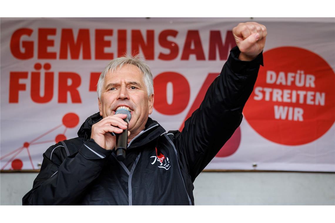 Metall-Tarifparteien ringen um Pilotabschluss am Montag Kämpft für deutliche Lohnerhöhungen: Bayerns IG-Metall-Chef Horst Ott. (Archivbild)