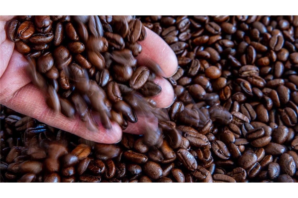 Marktforscher: Kaffee verliert junge Käufer Kaffee erreicht nicht mehr so viele Käufer wie früher. (Symbolbild)