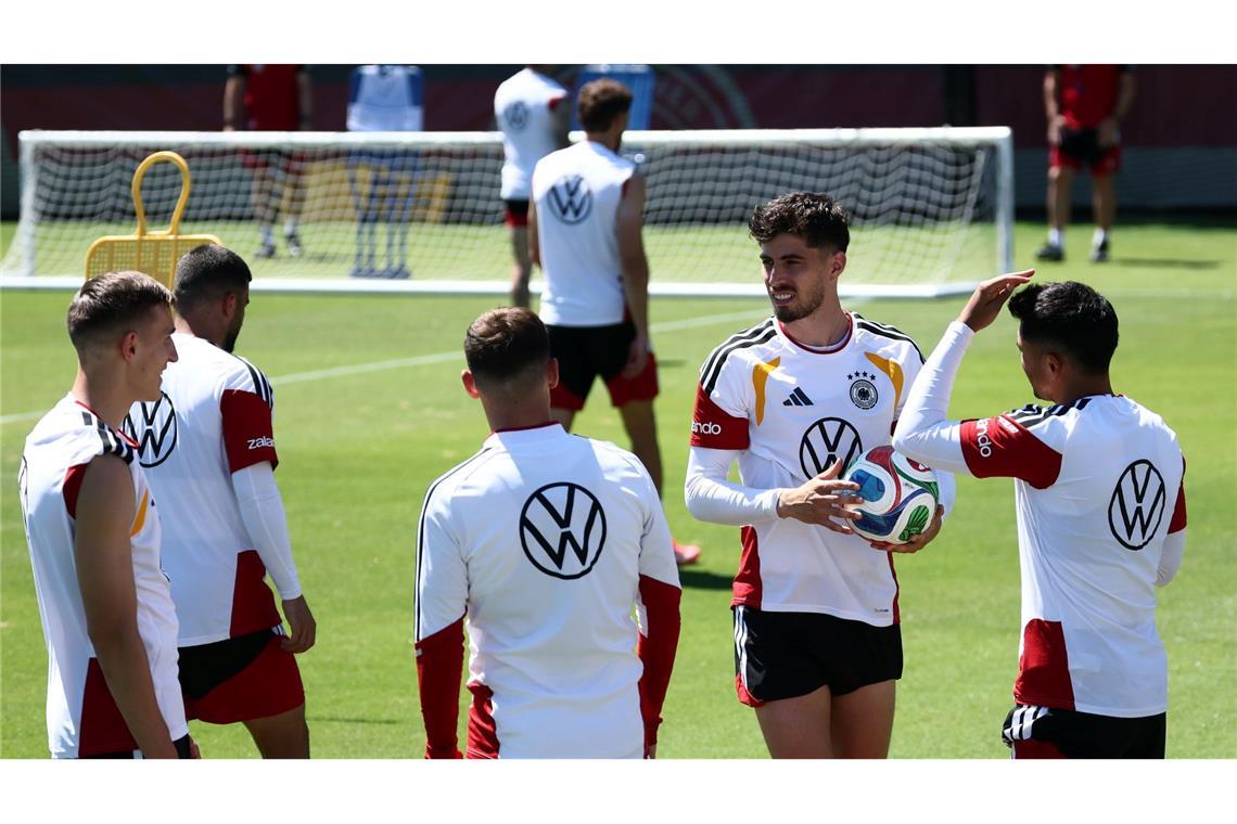 Kai Havertz war über einen zweiten Platz mit seiner Gruppe im Trainingsspiel nicht zufrieden.