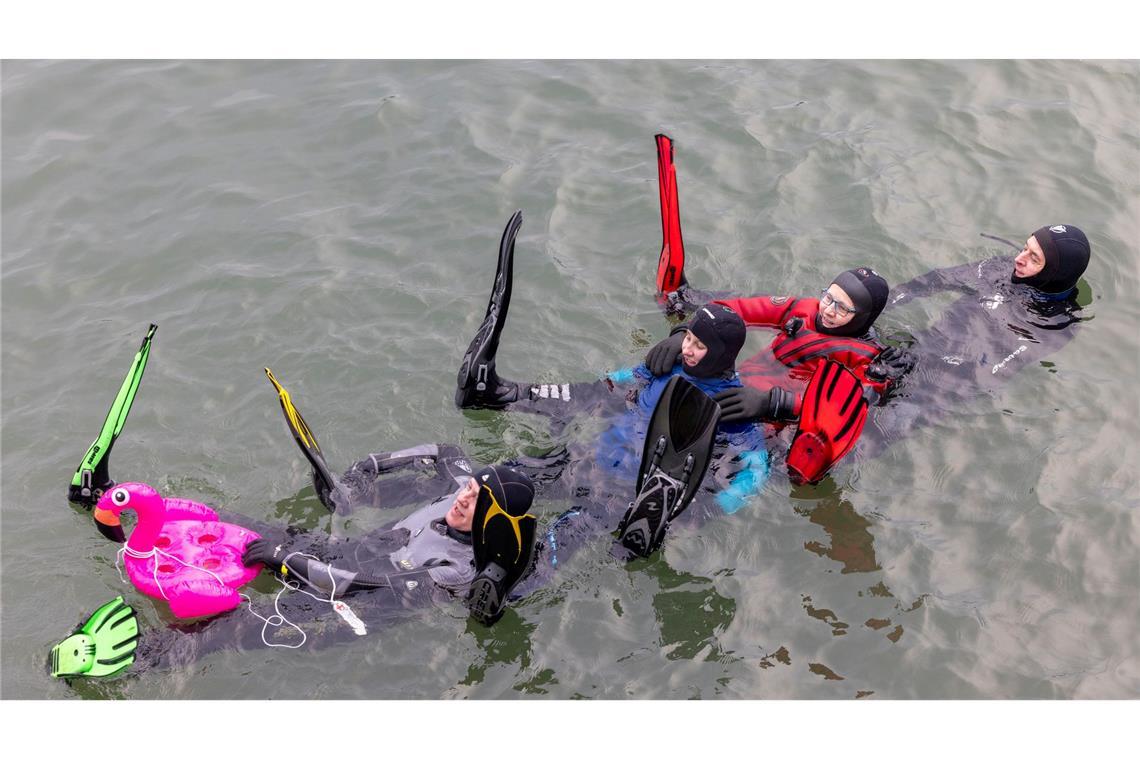 Kaltstart ins neue Jahr: Silvesterstromschwimmen zieht Mutige in den Rhein bei Mainz