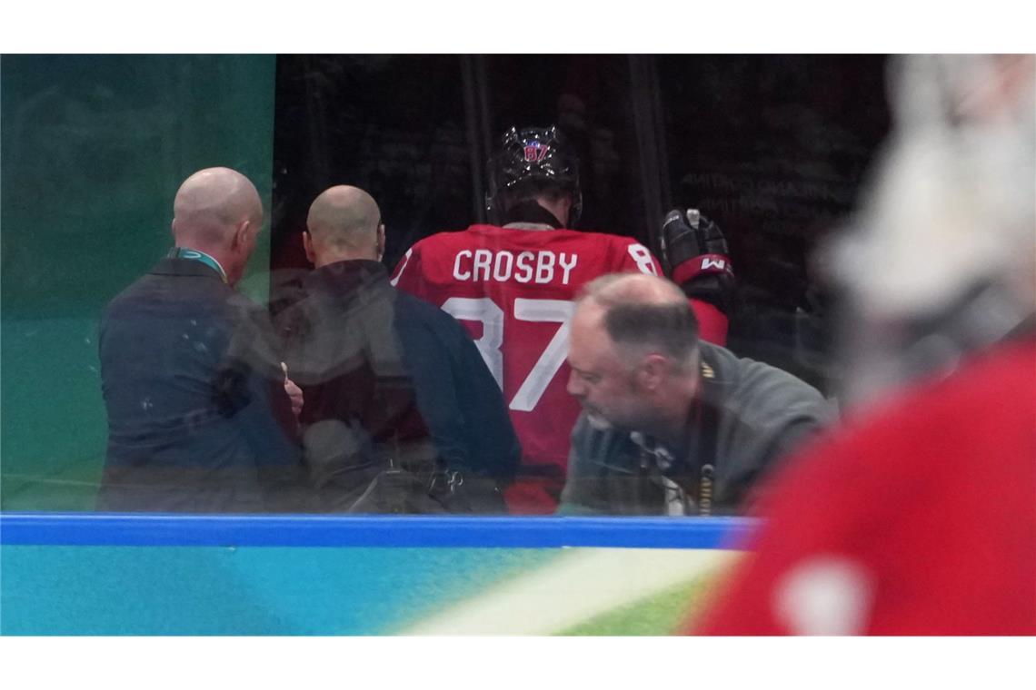 Kanadas Kapitän Sidney Crosby ging vorzeitig verletzt in die Kabine.