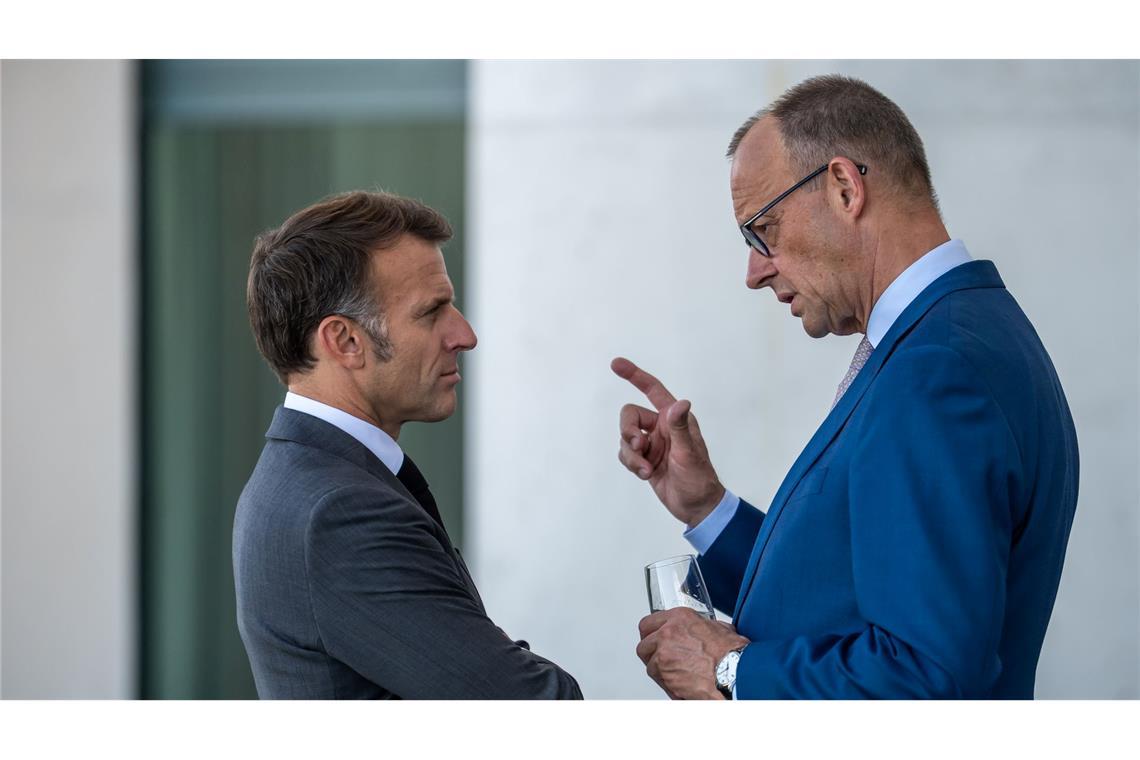 Kanzler Friedrich Merz (CDU) und der französische Präsident Emmanuel Macron beim E5-Gipfel führender europäischer Staaten in Berlin.