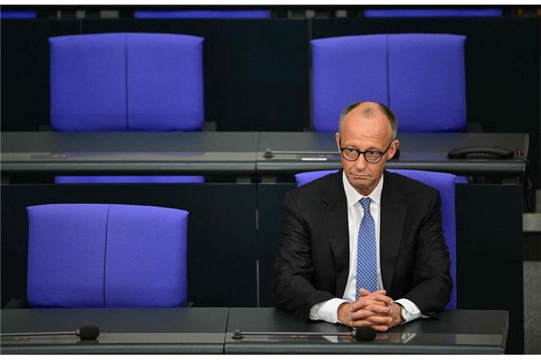 Kanzler Friedrich Merz (CDU) wird aus den eigenen Reihen für seinen Israel-Kurs kritisiert.Kanzler Friedrich Merz (CDU) wird aus den eigenen Reihen für seinen Israel-Kurs kritisiert.