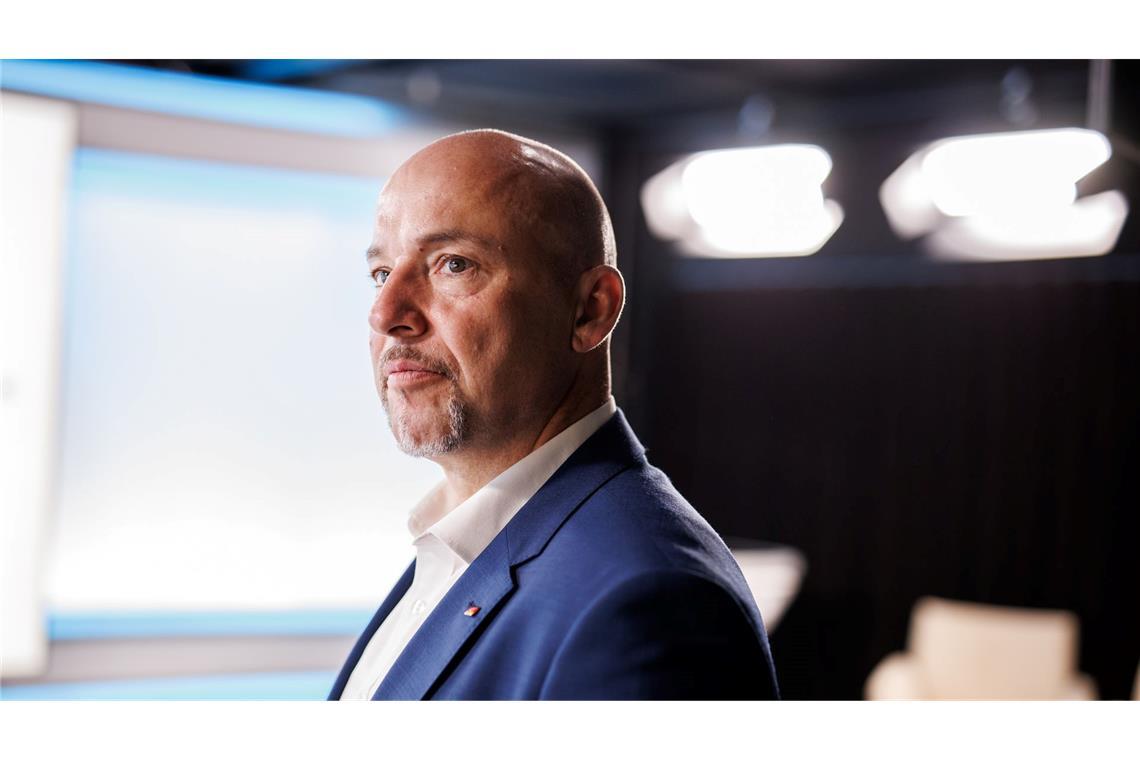 Kanzler Merz habe die CSU nicht über seine Entscheidung informiert, kritisierte Landesgruppenchef Alexander Hoffmann. (Archivbild)