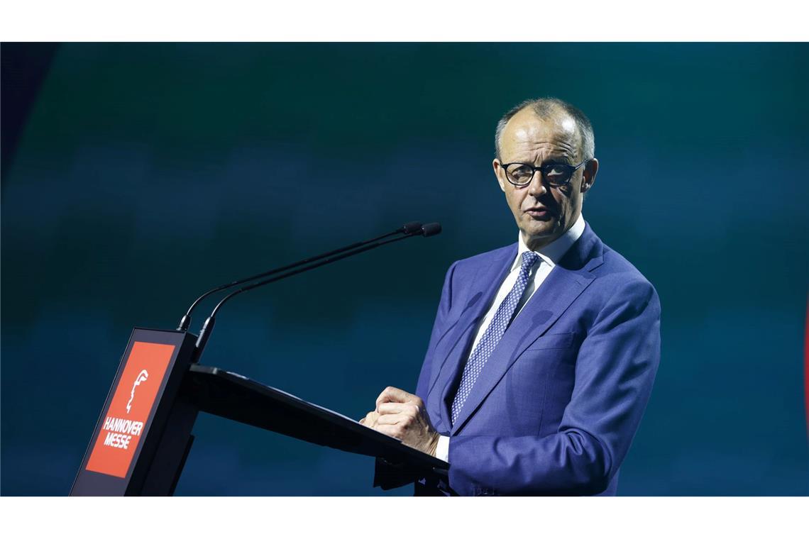 Merz als "Herr Merkel" und ein ungewöhnlicher Messe-Rundgang