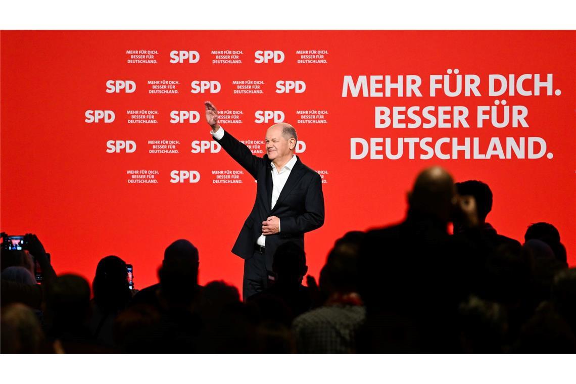 Hält "Brandmauer"? Merz grenzt sich in Anträgen von AfD ab Kanzler Scholz kritisiert die Merz-Pläne