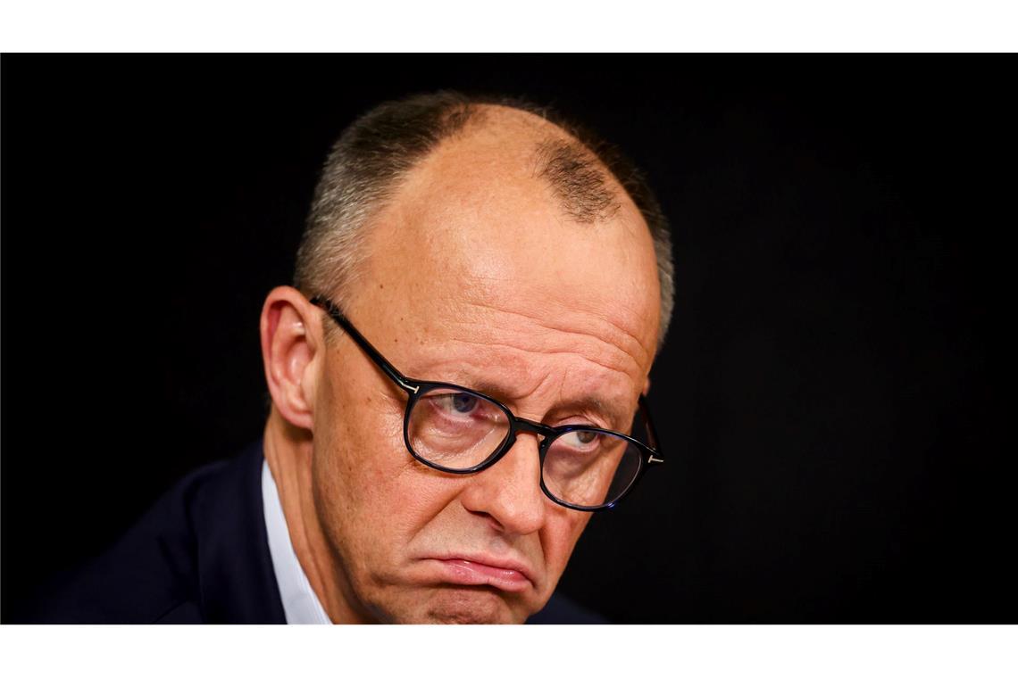 Bilder des Tages Kanzlerkandidat Friedrich Merz (CDU) nimmt an einer Dialogveranstaltung mit Landwirten beim Westfälisch-Lippischen Landwirtschaftsverband (WLV) teil.
