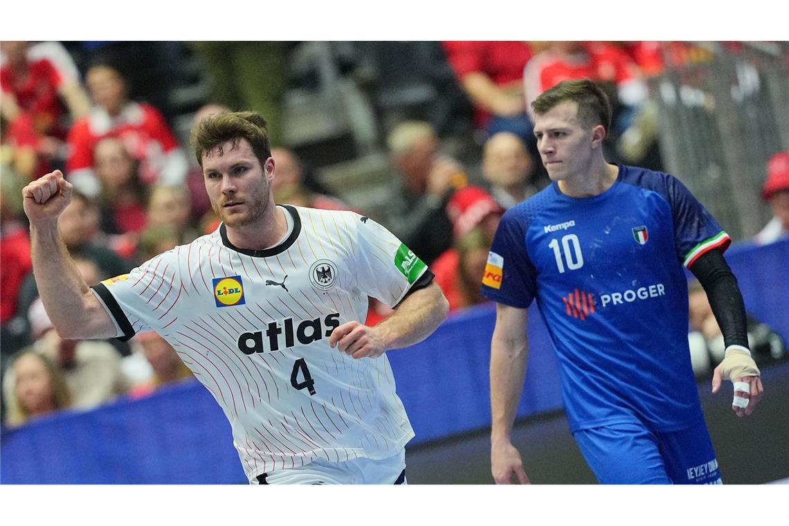 Knorr beim Arzt, Semper weg: Handballer mit großen WM-Sorgen Kapitän Johannes Golla (l) sieht die Arbeitssiege bei der WM auch positiv.