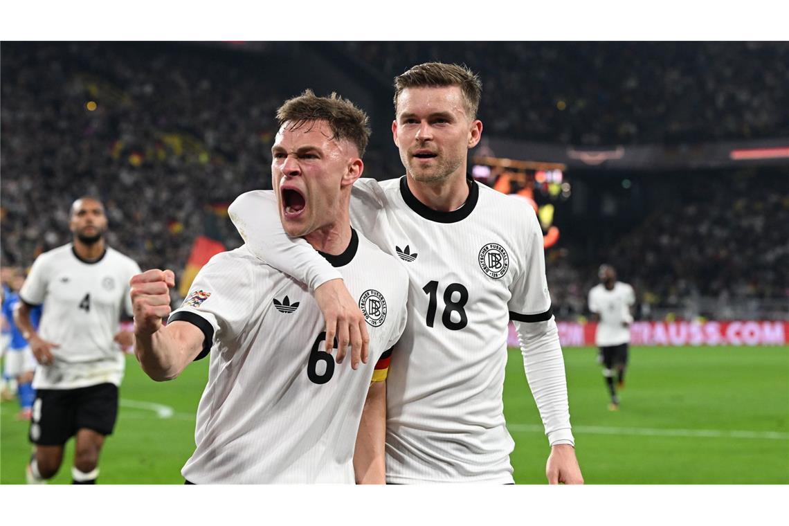 Drei Lehren aus dem Spektakel Kapitän Joshua Kimmich (li., mit VfB-Spieler Maximilian Mittelstädt) macht gegen Italien ein starkes Spiel.