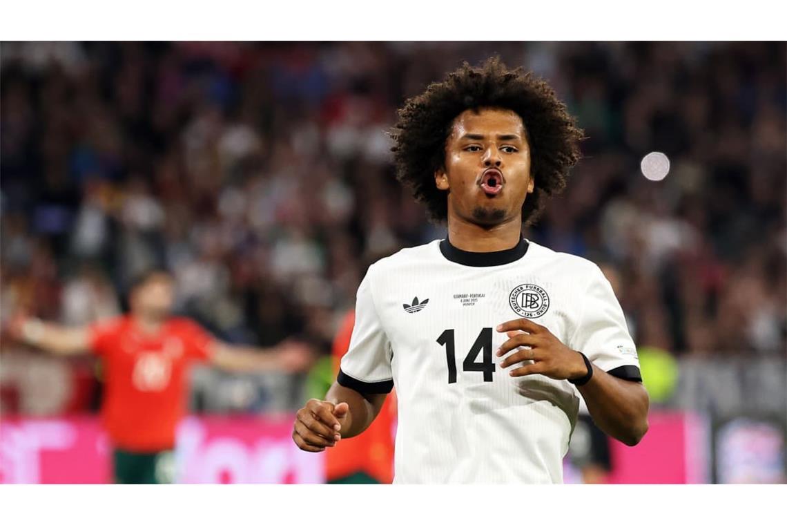 Karim Adeyemi (Note 2,5): Der rechte Flügelmann vom FC Barcelona zeigte, dass er Lust auf die Nationalelf hat. War sehr engagiert – und spulte eine großes Laufpensum ab. Setzte sich unmittelbar vor dem 1:0 durch Nmecha energisch im Zweikampf ein. Vergab allerdings die dicke Chance zum 2:0, als er freistehend drüber schoss (38.). Blieb aber auch danach sehr aktiv.