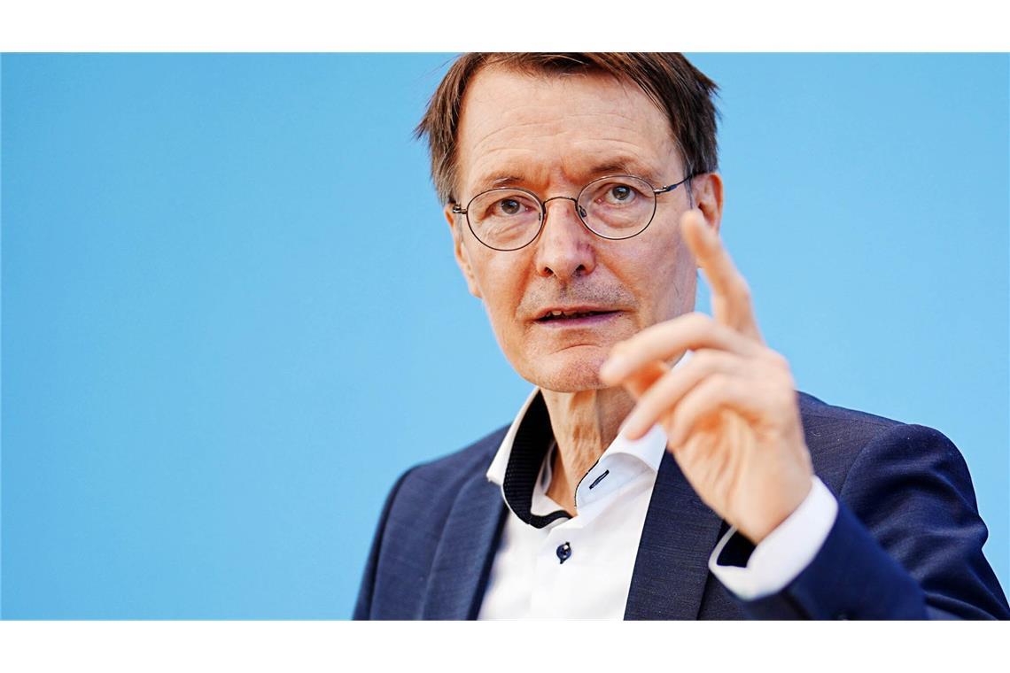 Lauterbach soll direkten Einfluss auf Risikostufe genommen haben Karl Lauterbach hat offenbar direkten Einfluss auf die Corona-Risikostufe im Jahr 2022 genommen.