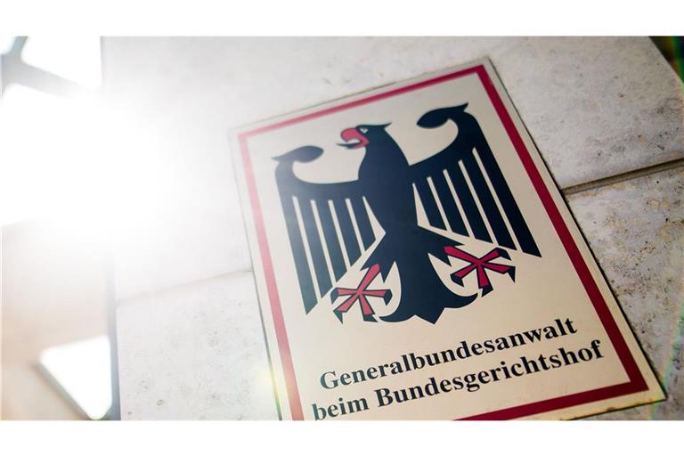 Karlsruhe: „Generalbundesanwalt beim Bundesgerichtshof“ steht auf einem Schild am Eingang zum Gebäude der Bundesanwaltschaft.