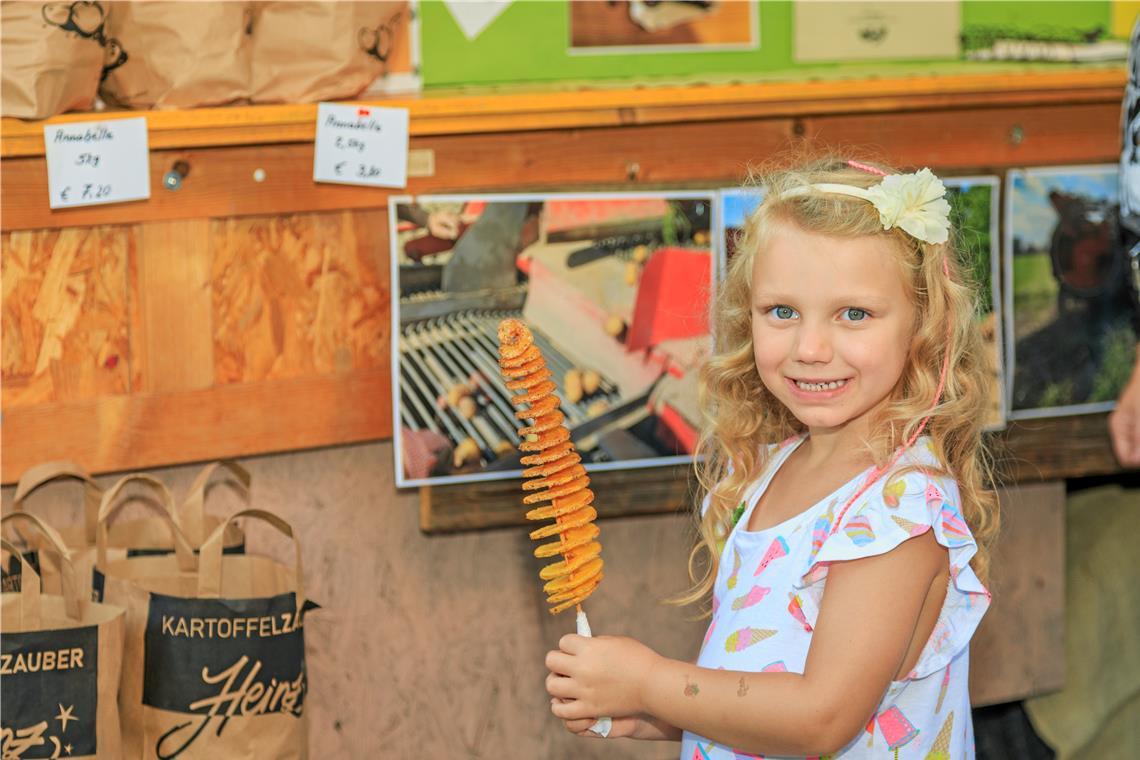 Die Walterichstadt in Spätsommer-Schlemmer-Stimmung Kartoffelzapfen von Familie Heinz stehen bei Kindern hoch im Kurs. Fotos: Stefan Boss