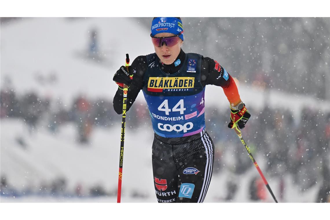 Hennig verpasst Langlauf-Podest - Große Schlappe für Männer Katharina Hennig hat nach starkem Start eine Medaille verfehlt.