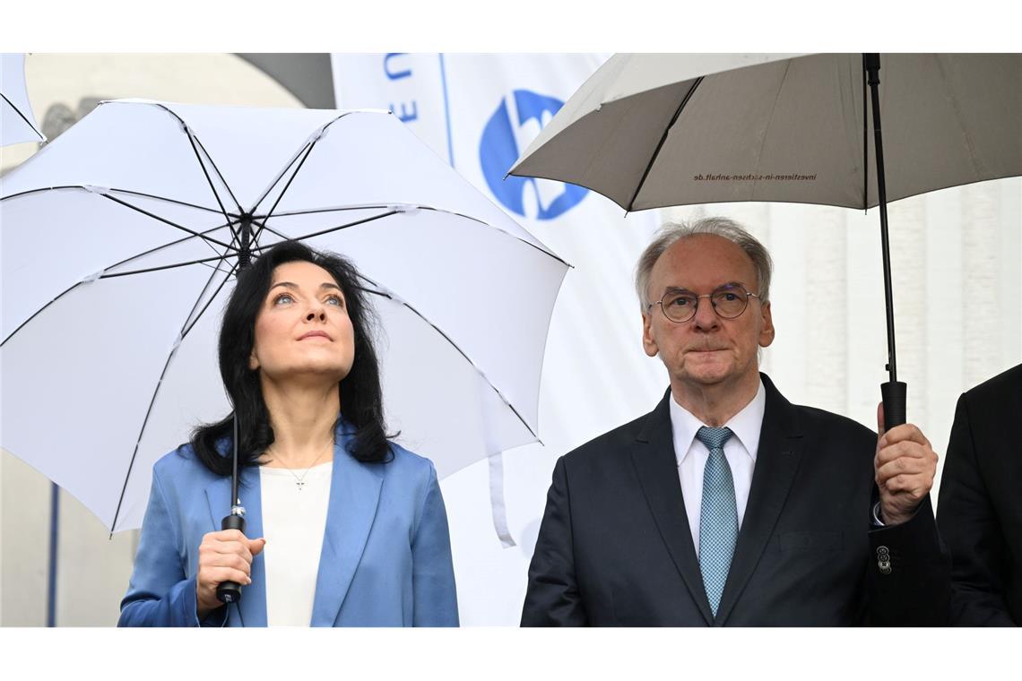 Bilder des Tages Katherina Reiche besucht Chemiepark Leuna