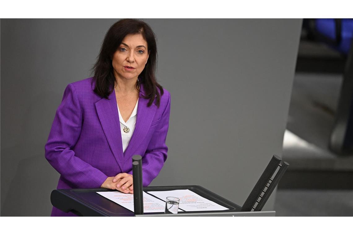 Katherina Reiche (CDU), Bundesministerin für Wirtschaft und Energie, spricht im 
im Bundestag zum Haushalt. (zu dpa: «Gasspeicher: Reiche warnt bei Staatseingriff vor «Preistreiberei»»)