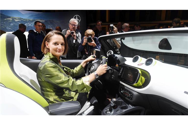 Katrin Adt als Smartfahrerin: über viele Jahre war sie in vielen Mercedes-Bereichen unterwegs.