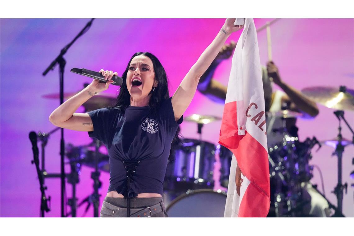 Stars singen für Feueropfer: Benefizkonzert in Kalifornien Katy Perry begeistert mit ihren Hits "Roar" und "California Gurls"