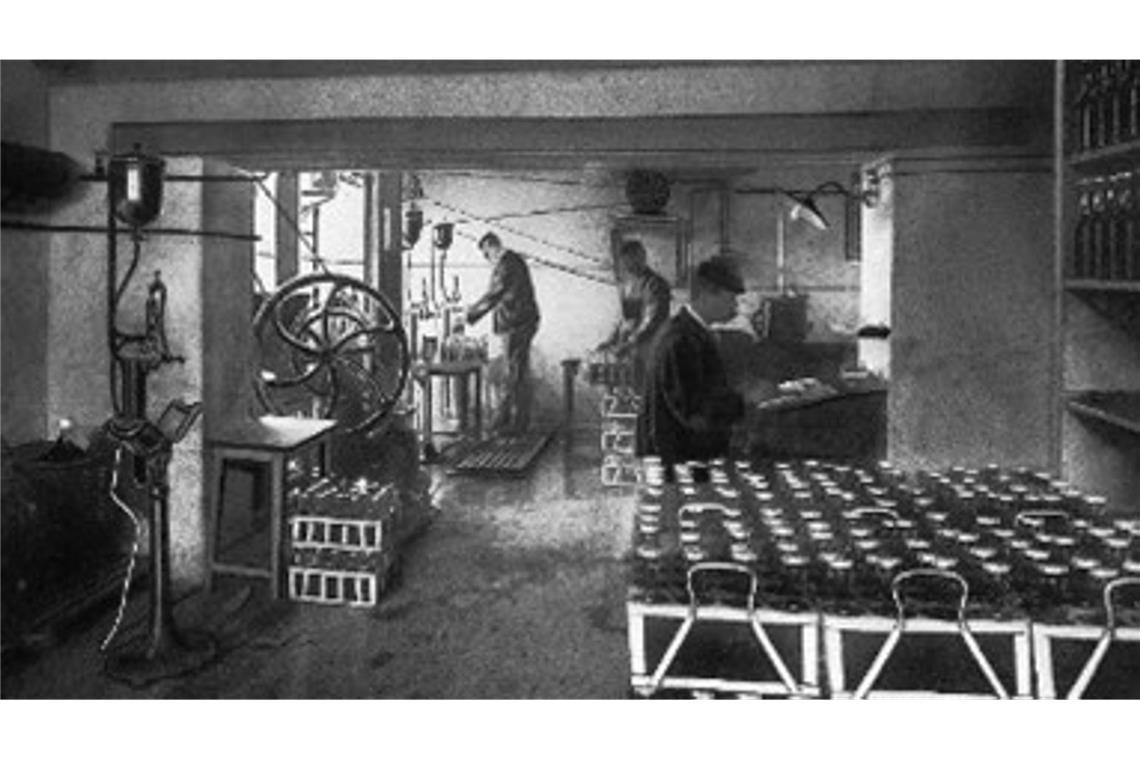 Warum Daimler-Benz fast Däumler-Benz geheißen hätte Kaum zu glauben: Im Daimler-Werk wird zwischenzeitlich auch Limonade produziert.