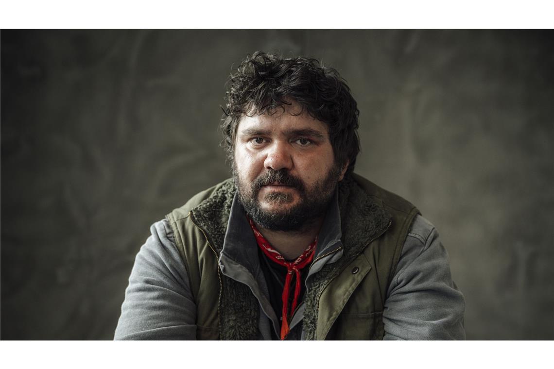 Kaum zu glauben: Sven Louis (Robert Nickisch) hat Verwandtschaft in Saarbrücken.