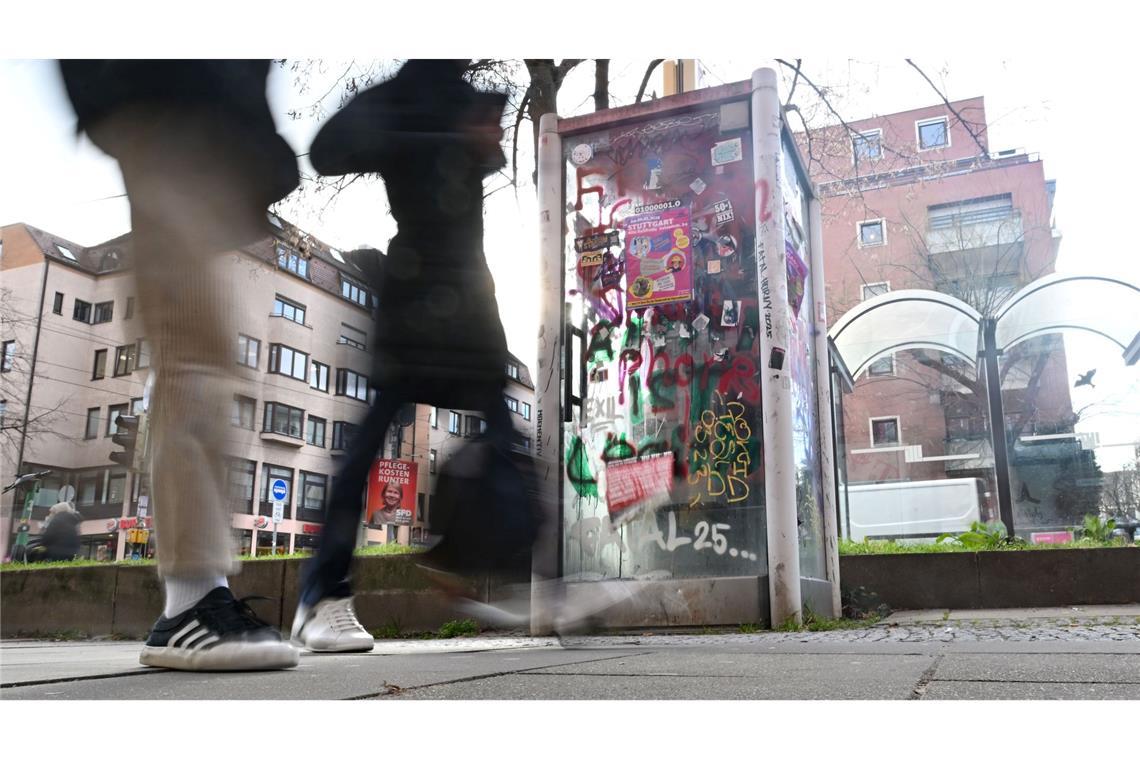 Kein Aushängeschild mehr für den Weltkonzern Deutsche Telekom: ein deaktiviertes Telefonhäuschen in Stuttgart.