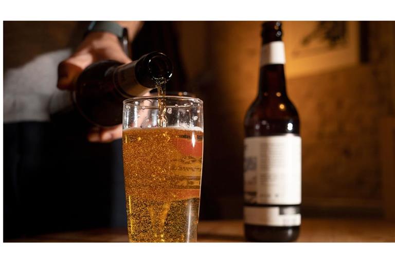 Kein Bier für mehrere Wochen? Für viele Deutsche denkbar - sie würden beim Fasten am ehesten auf Alkohol verzichten.