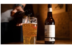 Kein Bier für mehrere Wochen? Für viele Deutsche denkbar - sie würden beim Fasten am ehesten auf Alkohol verzichten.