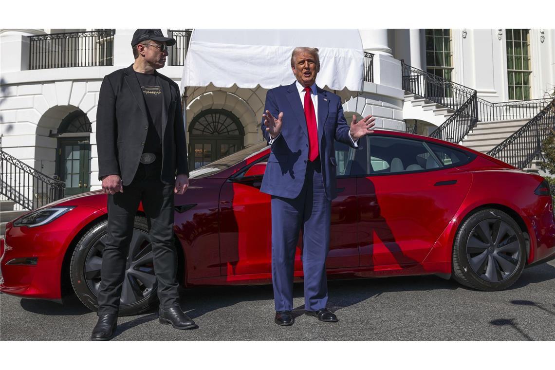 Kein halbes Jahr nach dem Zerwürfnis mit Elon Musk hat US-Präsident Donald Trump wieder gute Worte für den Tech-Milliardär übrig (Archivfoto).