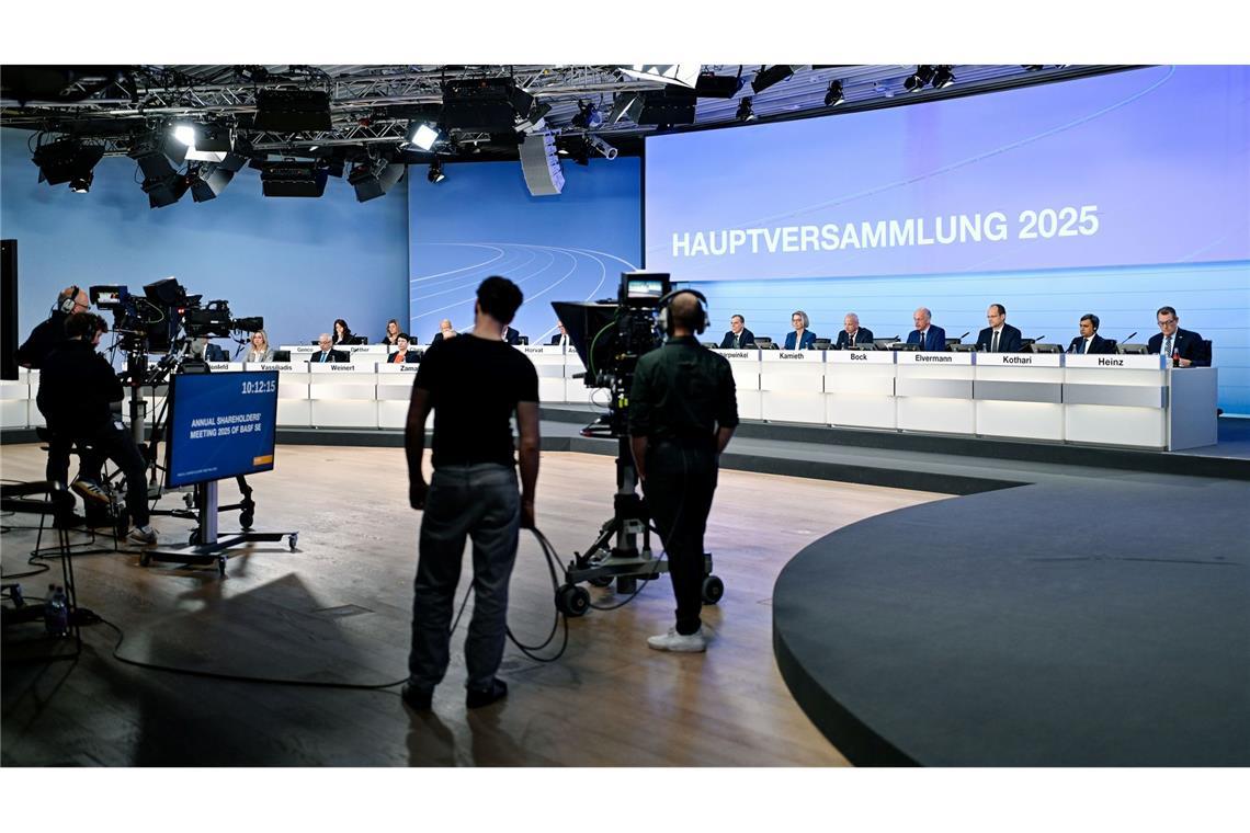 BASF sieht sich für US-Zölle gewappnet und blickt nach Asien Keine Besucher bei der virtuellen BASF-Hauptversammlung.