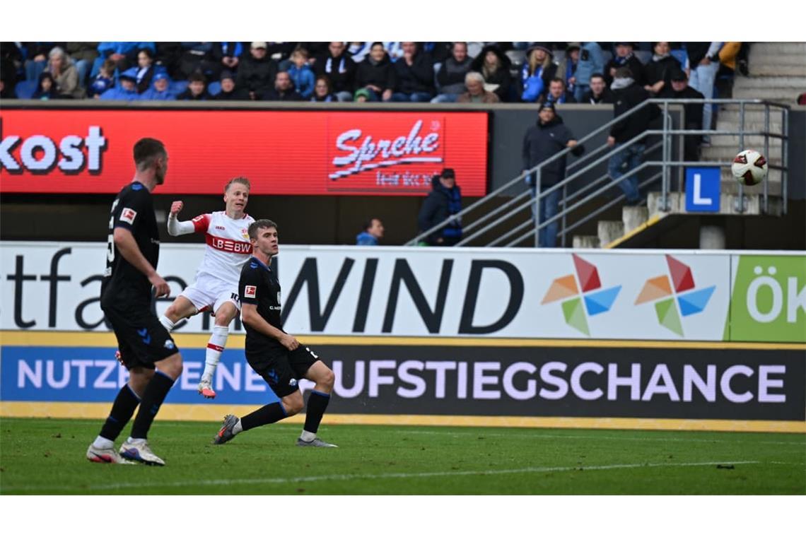 Keine Minute später erlöst Führich mit einem Traumtor den VfB und trifft zum vorentscheidenden 2:0. Stiller schickt Führich über links, der sich ein paar Schritte nach vorne tankt und aus spitzem Winkel einfach mal die linke Klebe zündet. Der Ball kracht unhaltbar für Noll im kurzen Eck an die Unterkante der Latte und zappelt mit über 100 km/h im Netz.