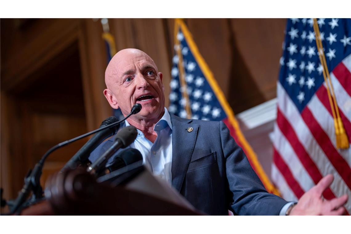 Kelly ist pensionierter Offizier