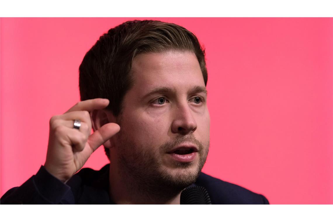 Kevin Kühnert ist für kleinere Altersbezüge für Abgeordnete. (Archivbild)
