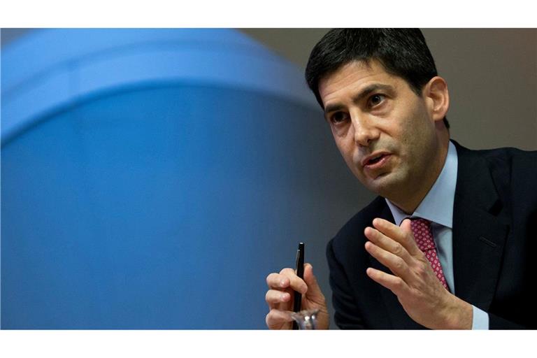 Kevin Warshs Nominierung als Fed-Chef sorgt für Spannungen: Politische Blockaden, Ermittlungen und Machtkämpfe um die Unabhängigkeit der Zentralbank.