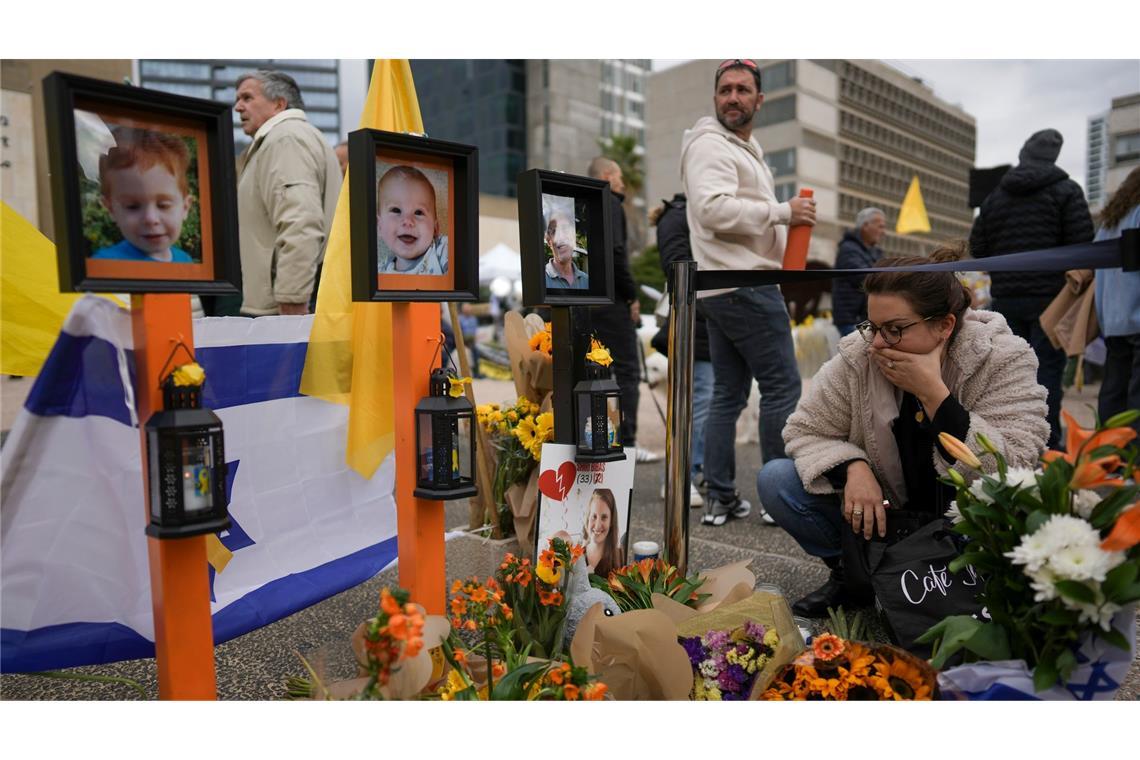 Streit über Fortsetzung des Gaza-Deals scheint gelöst Kfir war zum Zeitpunkt seiner Entführung und seines Todes noch ein Baby, sein Bruder Ariel vier Jahre alt.
