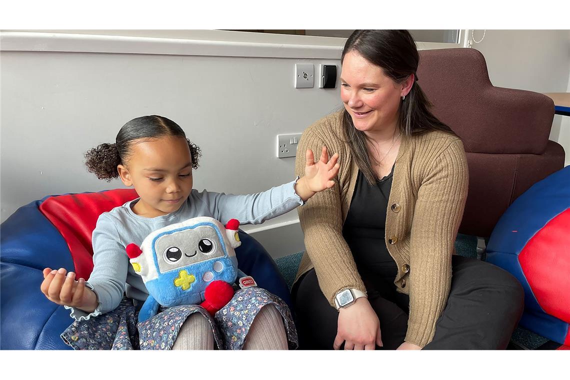 KI-Spielzeug geht Experten zufolge mit Risiken einher.