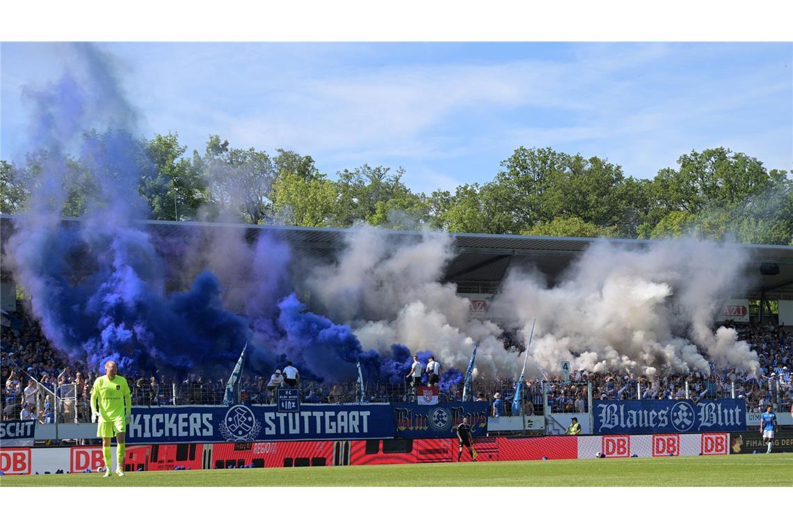 Aus der  Pokaltraum für die Stuttgarter Kickers – Großaspach  holt Double