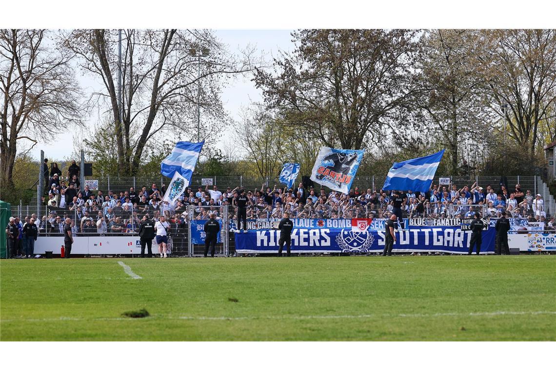 Kickers-Fans waren in Freiberg sehr zahlreich vertreten.