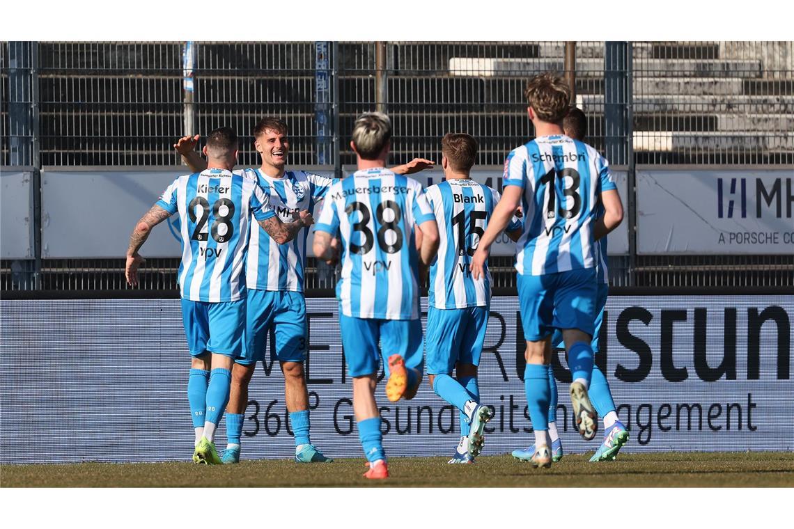 „Jetzt wäre es natürlich wichtig, auswärts nachzulegen“ Kickers hatten Grund zum Jubeln.