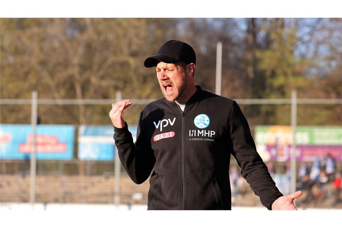 Späte Joker-Tore lassen die Blauen jubeln Kickers-Trainer Marco Wildersinn