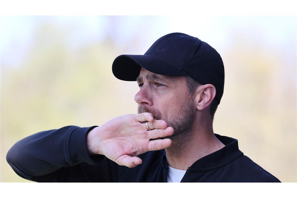 Nach der Party folgt der Kater Kickers-Trainer Marco Wildersinn sah eine unterirdische erste Halbzeit der Kickers.
