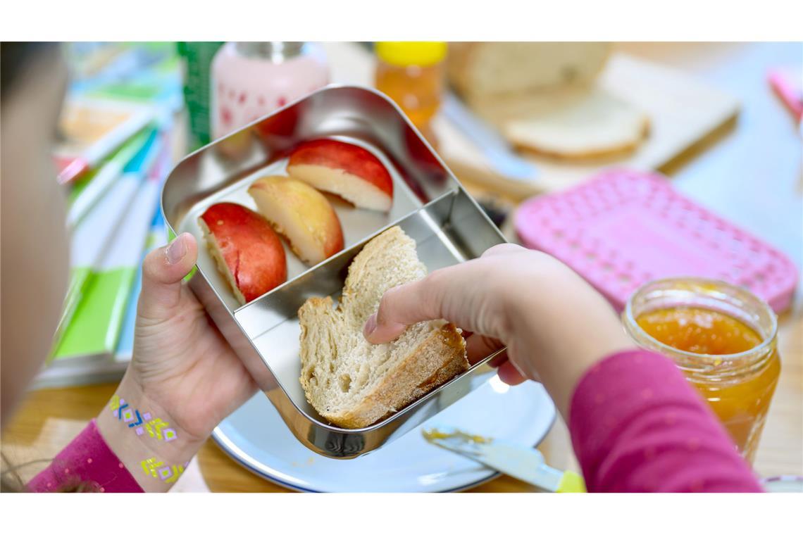 "Das mag ich nicht!" - Wie Schulessen helfen könnte Kinder mit wählerischem Essverhalten aßen laut der Studie eher Fleisch, Fisch und Obst, wenn dieses in der Schulkantine auf dem Teller kam. (Symbolbild)