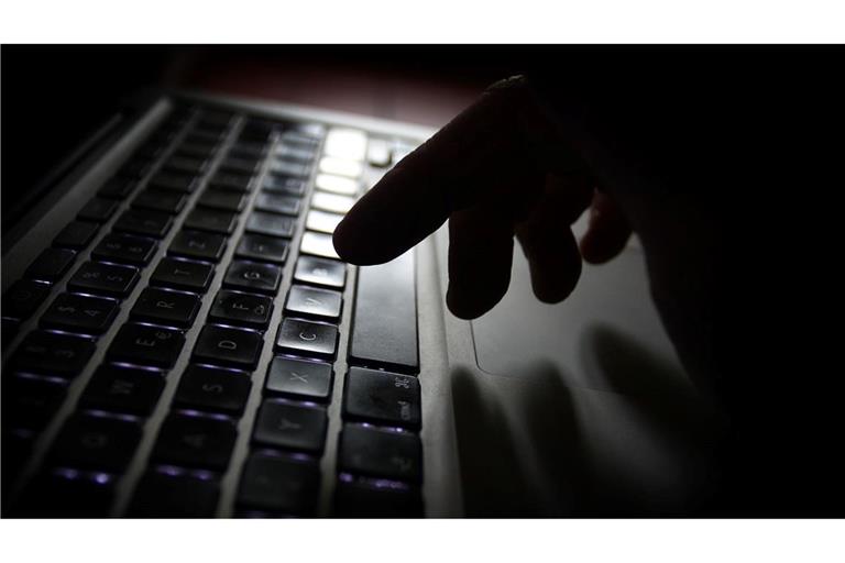Kinder und Jugendliche sind den Gefahren im Internet oft schutzlos ausgeliefert.