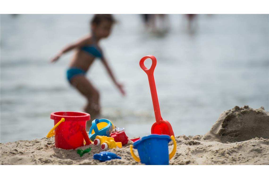 Tödliche Badeunfälle: 2024 ertrinken mehr Menschen Kinder verunglücken oft dort, wo Eltern kaum damit rechnen - im Gartenteich, im Planschbecken oder im Bach beim Spielplatz. (Symbolbild)